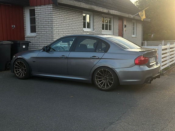 BMW 320d 3 of 11