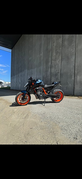 KTM Duke 890r 2 of 3