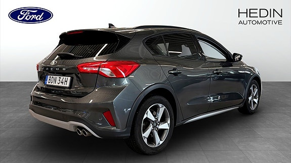 Ford Focus 2 of 9