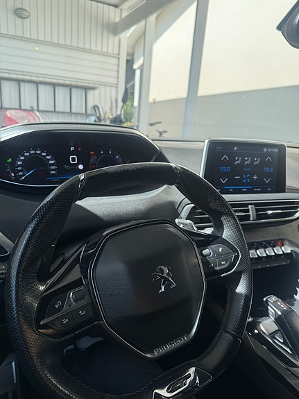 Peugeot 5008 3 of 6