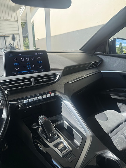 Peugeot 5008 4 of 6