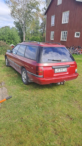 Subaru Legacy 2 of 7