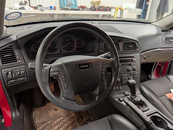 Volvo V70 4 of 6
