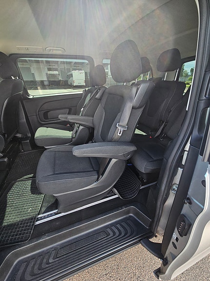 Mercedes-Benz V220 d 5 of 9