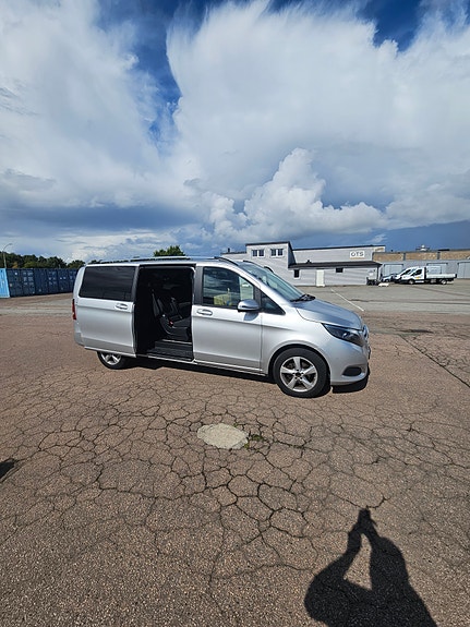 Mercedes-Benz V220 d 9 of 9