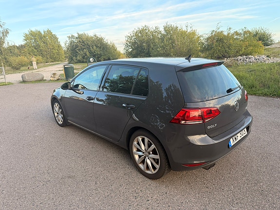 Volkswagen Golf VII 2 of 5