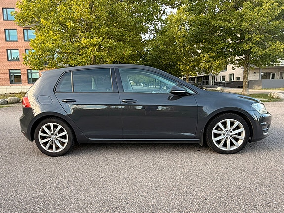 Volkswagen Golf VII 4 of 5