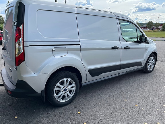 Ford Transit Connect 3 of 4