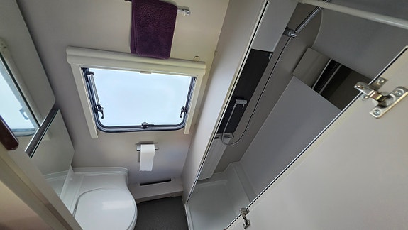 Adria Adora 573 PT Alde / AC / Mover 12 of 13
