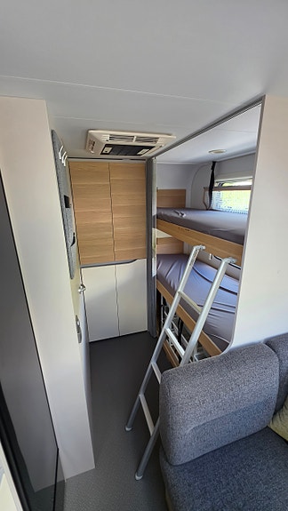 Adria Adora 573 PT Alde / AC / Mover 10 of 13