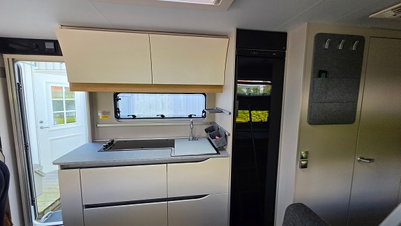 Adria Adora 573 PT Alde / AC / Mover 11 of 13