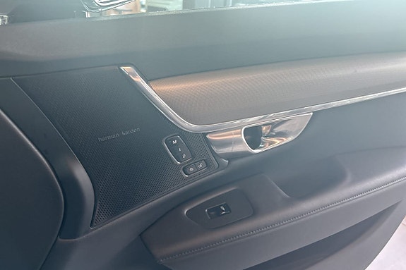 Volvo V90 13 of 30