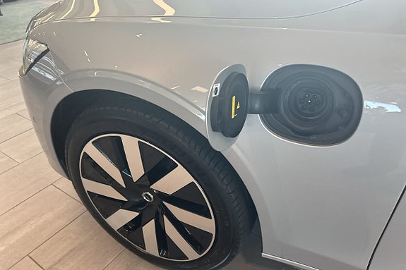Volvo V90 18 of 30