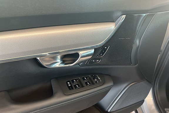 Volvo V90 21 of 30