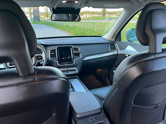 Volvo XC90 13 of 16