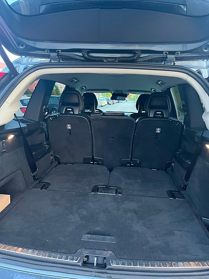 Volvo XC90 7 of 16