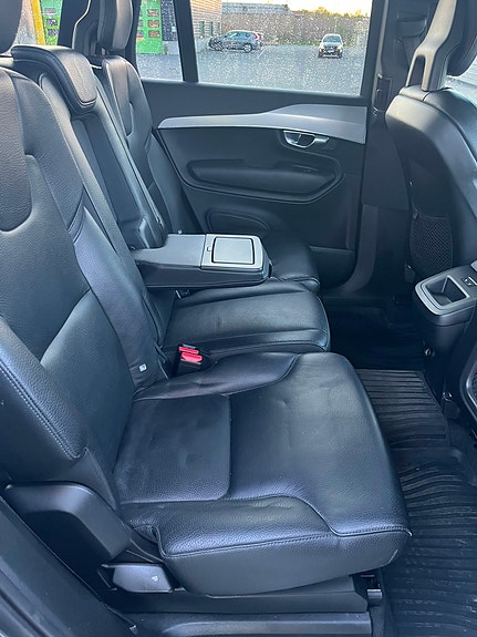 Volvo XC90 9 of 16