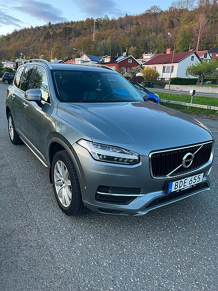 Volvo XC90 8 of 16