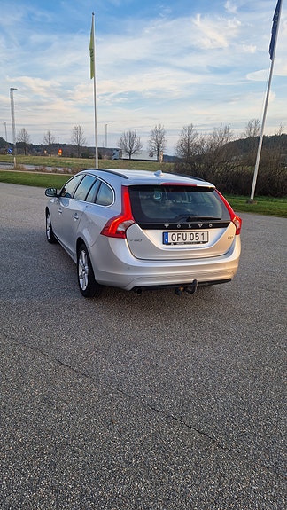Volvo V60 3 of 10