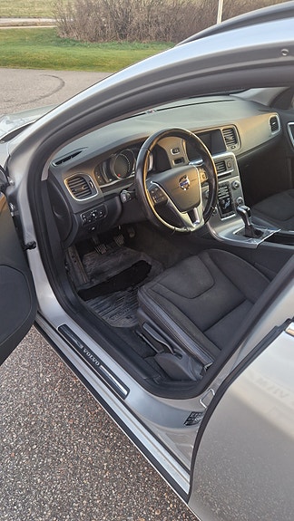 Volvo V60 7 of 10