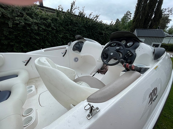 Yamaha LS2000 3 of 4