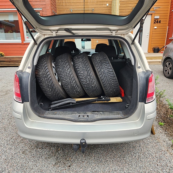 Opel Astra 3 of 7