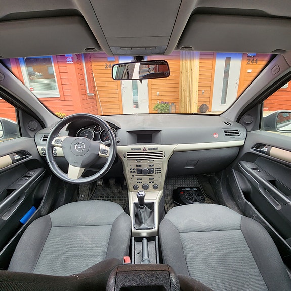 Opel Astra 7 of 7