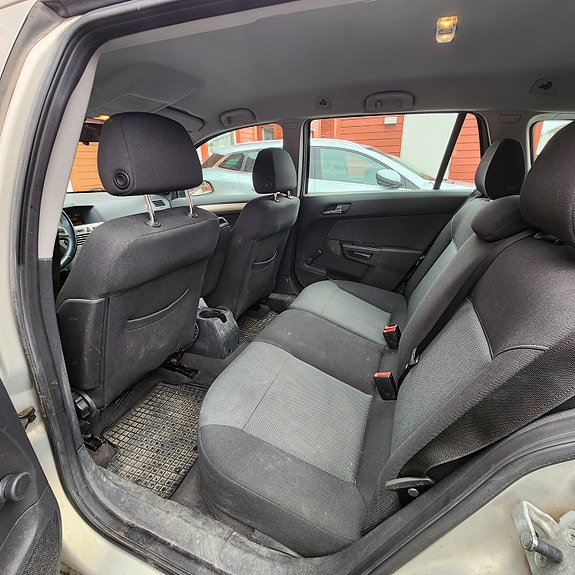 Opel Astra 6 of 7