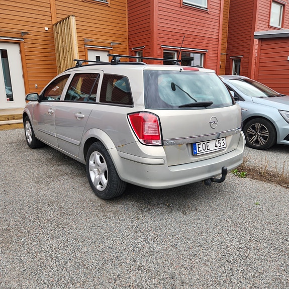 Opel Astra 4 of 7