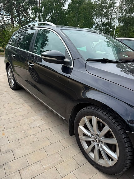 Volkswagen Passat 8 of 16
