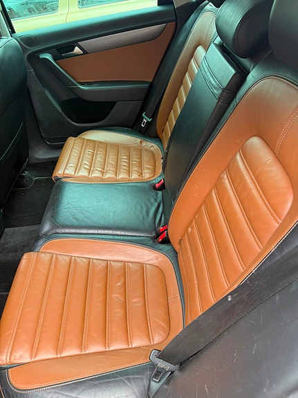 Volkswagen Passat 14 of 16