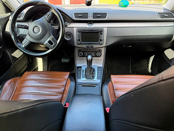 Volkswagen Passat 3 of 16