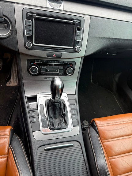 Volkswagen Passat 11 of 16