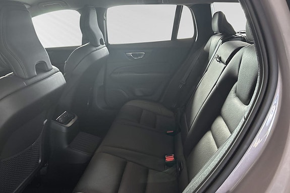 Volvo V60 8 of 30