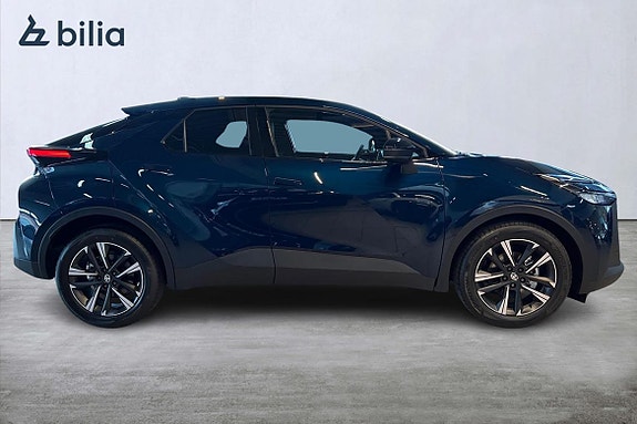 Toyota C-HR 18 of 22