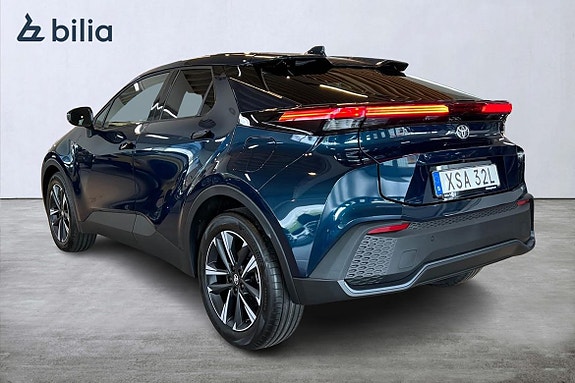 Toyota C-HR 2 of 22