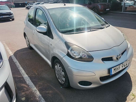 Toyota Aygo 2 of 4