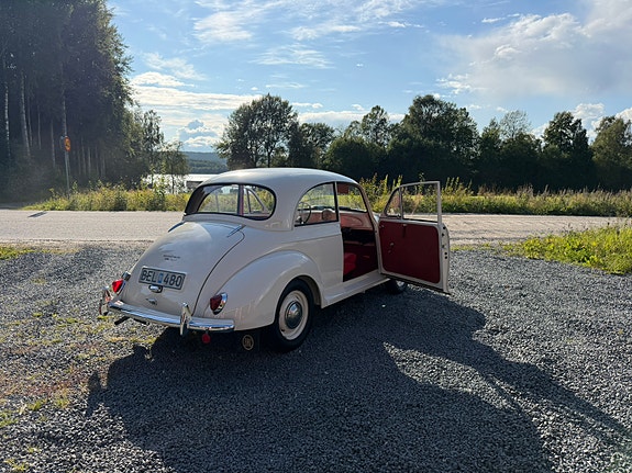 Morris Minor 4 of 18