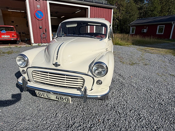 Morris Minor 2 of 18