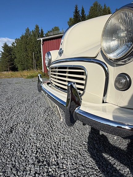 Morris Minor 8 of 18