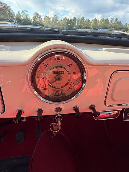 Morris Minor 9 of 18