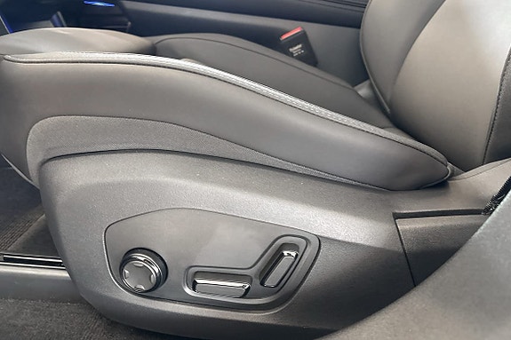 Polestar 4 18 of 30