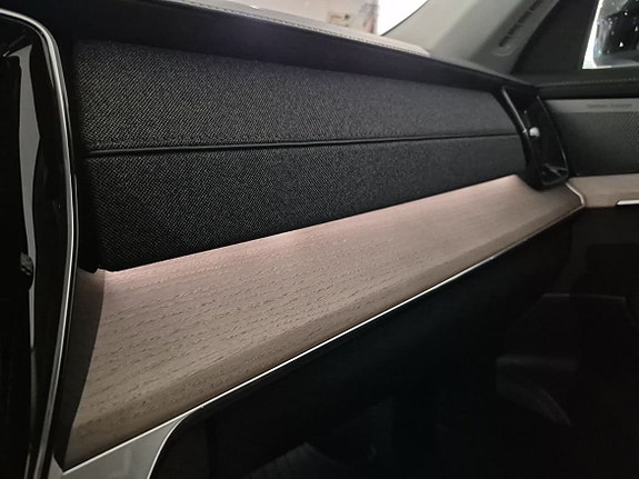 Volvo XC90 15 of 15