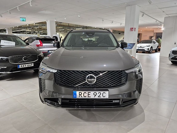 Volvo XC90 10 of 15