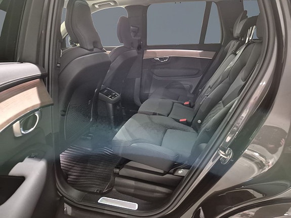 Volvo XC90 6 of 15