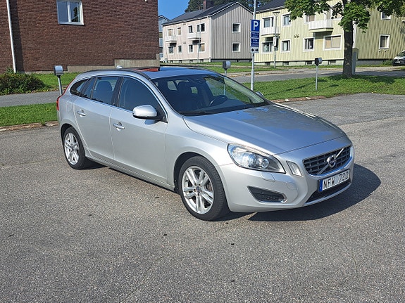 Volvo V60 6 of 8