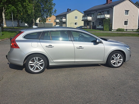 Volvo V60 5 of 8