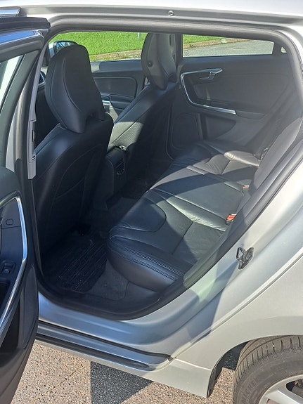 Volvo V60 8 of 8