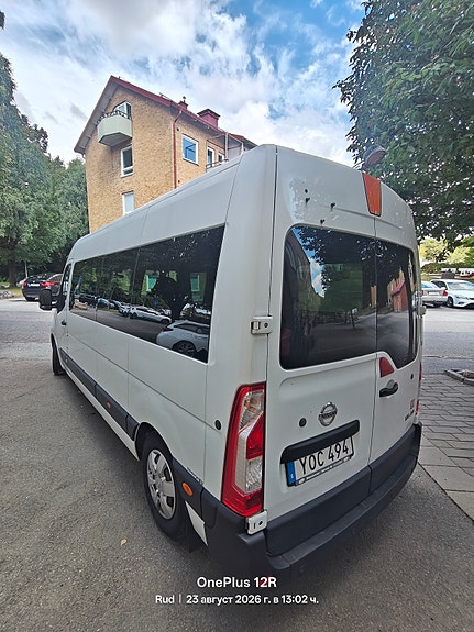 Nissan NV400 3 of 6