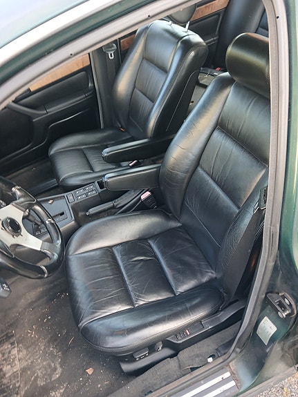 BMW 735i 9 of 13